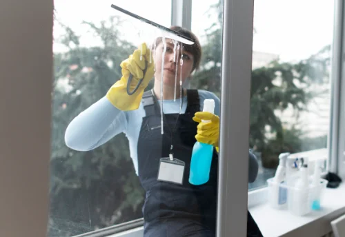 Nettoyage de vitres intérieures et extérieures à Sauzon